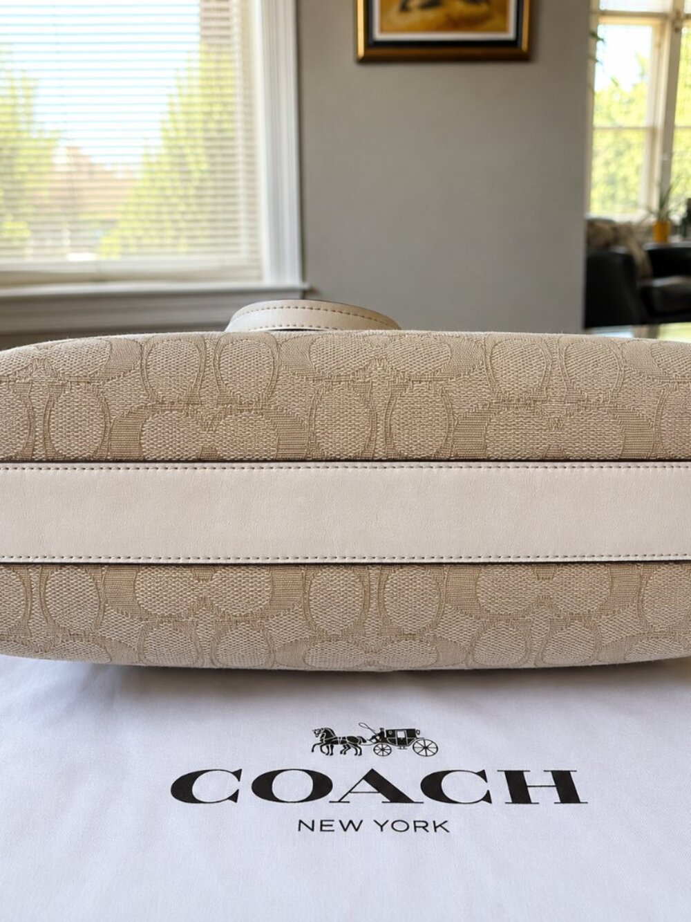 Coach City Zip Tote / Crossbody Bag Beige Signature Canvas & White Leather EUC - Picture 3 of 5